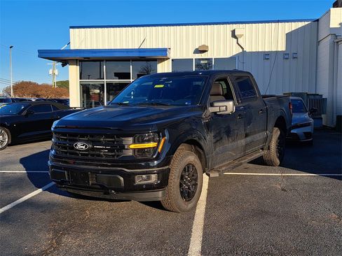 New 2025 Ford F150 XLT w/ Equipment Group 302A MID image 3