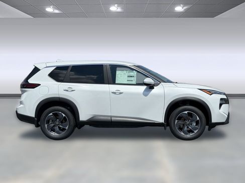 Used 2026 Nissan Rogue SV FWD image 8