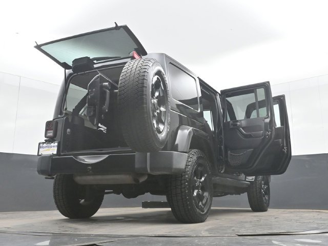 Used 2015 Jeep Wrangler Unlimited Sahara AWD/4WD image 52