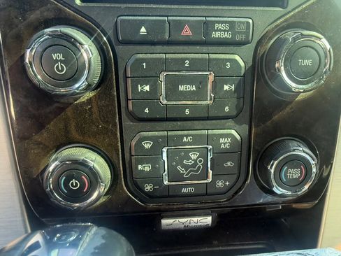 Used 2013 Ford F150 Platinum image 8