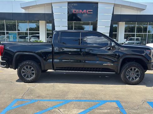 Used 2024 GMC Sierra 1500 AT4X image 9