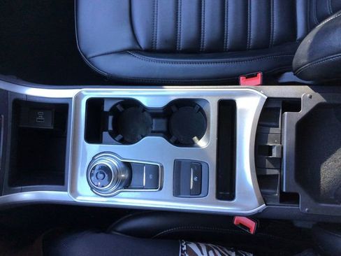 Used 2023 Ford Edge SEL image 33