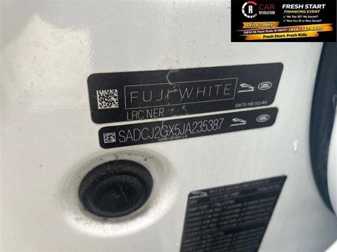 Used 2018 Jaguar F-PACE Premium image 9