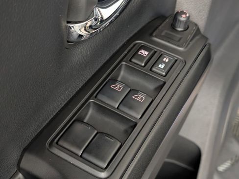 Used 2023 Nissan Titan PRO-4X AWD/4WD image 23