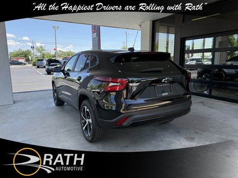 Used 2025 Chevrolet Trax RS w/ Driver Confidence Package FWD image 7
