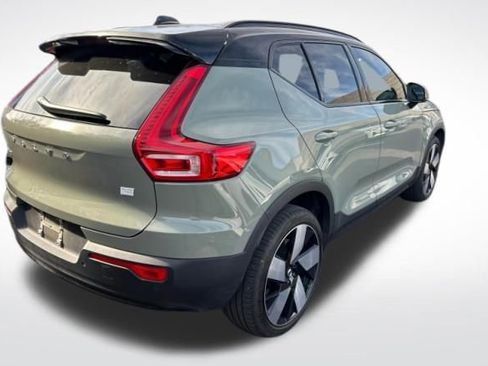 Used 2023 Volvo XC40 Recharge Ultimate image 3