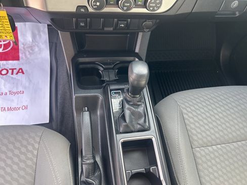 Used 2022 Toyota Tacoma SR image 16