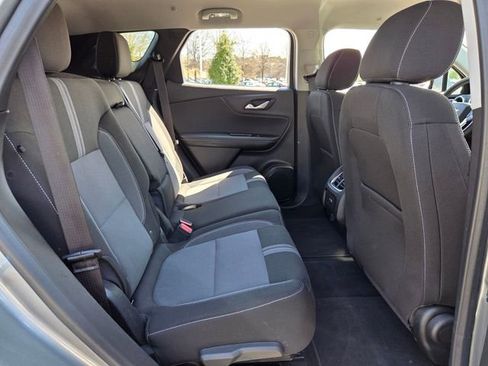 Used 2025 Chevrolet Blazer LT FWD image 16