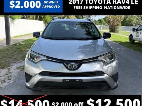 Used 2017 Toyota RAV4 LE FWD image 2
