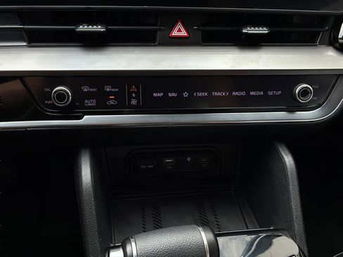 Used 2024 Kia Sportage EX image 22