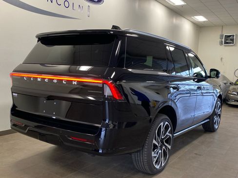 New 2026 Lincoln Navigator Black Label AWD/4WD image 10