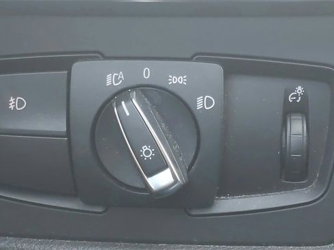 Used 2015 BMW 320i Sedan image 28