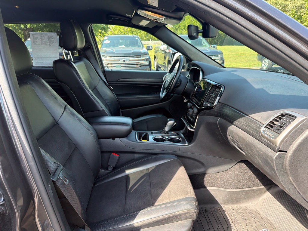 Used 2020 Jeep Grand Cherokee Altitude AWD/4WD image 17