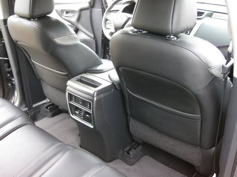 Used 2017 Nissan Murano Platinum w/ Platinum Technology Package FWD image 33