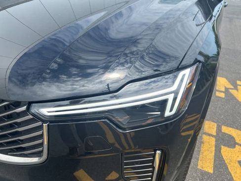 Certified 2025 Volvo XC90 B6 Plus AWD/4WD image 8