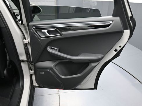 New 2026 Porsche Macan AWD/4WD image 25