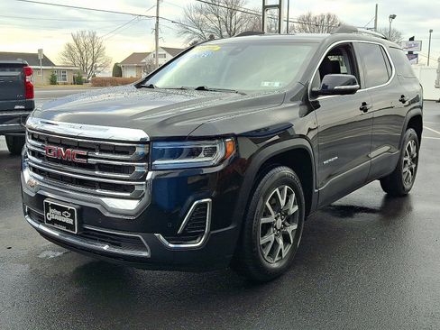 Used 2023 GMC Acadia SLE w/ Driver Convenience Package image 3