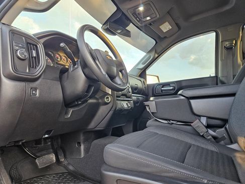 Used 2022 Chevrolet Silverado 1500 Custom RWD image 10