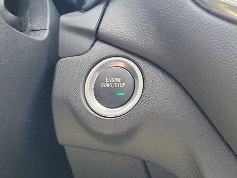 Used 2023 Chevrolet Equinox LT FWD image 32