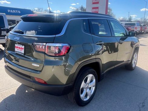 Used 2019 Jeep Compass Latitude w/ Cold Weather Group AWD/4WD image 8