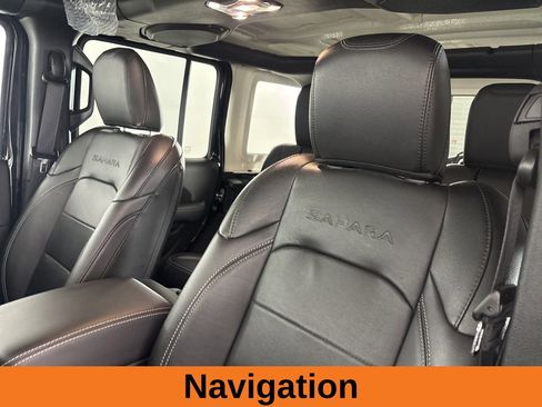 Used 2023 Jeep Wrangler Unlimited Sahara w/ Cold Weather Group AWD/4WD image 9