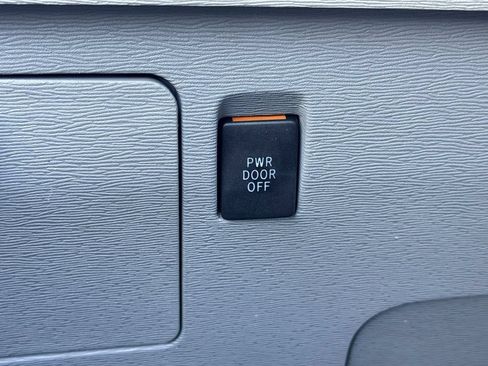 Used 2014 Toyota Sienna XLE AWD/4WD image 29