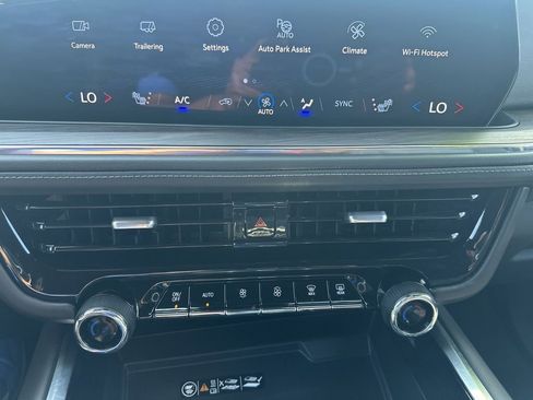 Used 2025 Chevrolet Tahoe LT RWD image 27