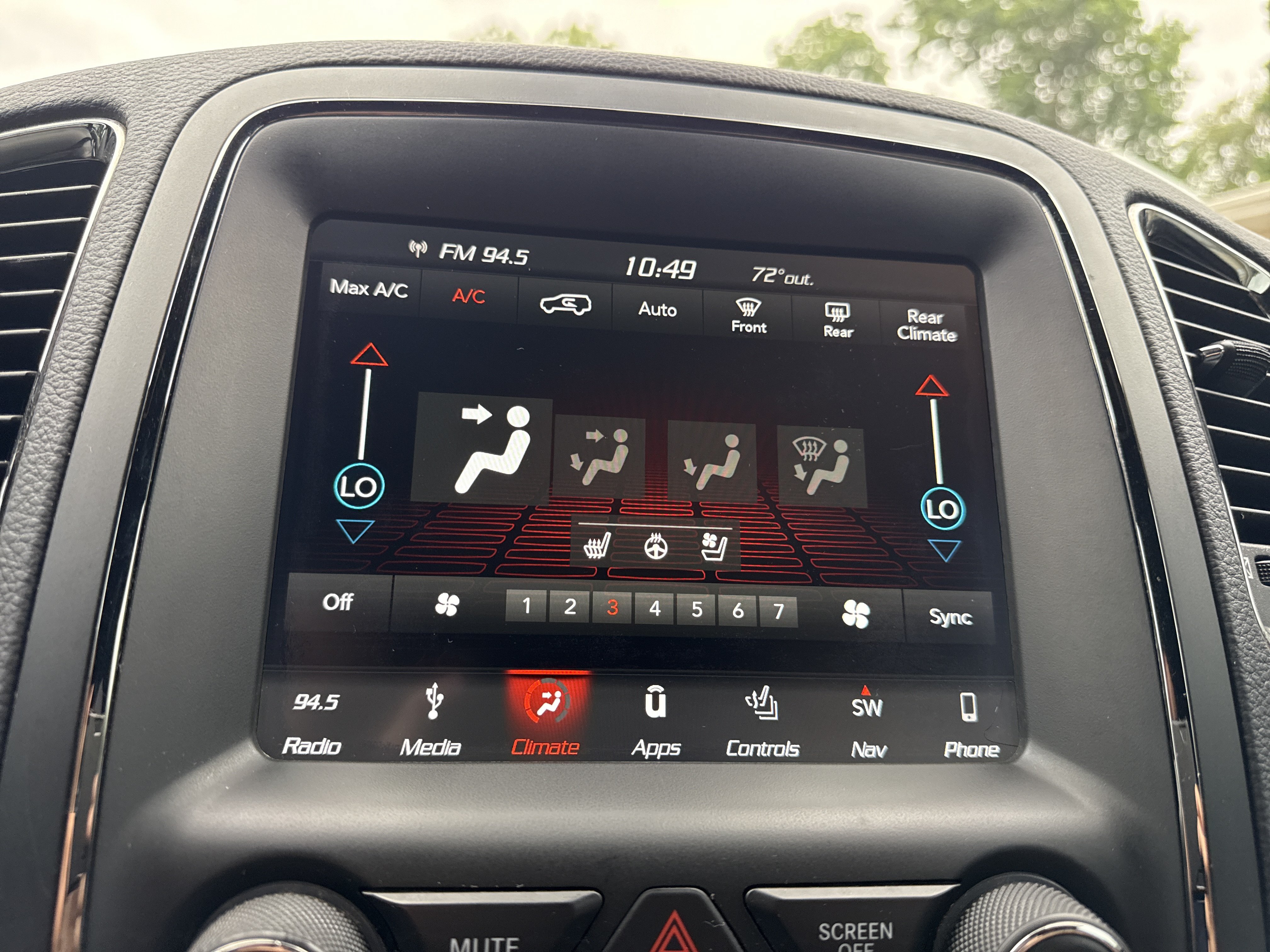 Used 2018 Dodge Durango SRT w/ Technology Group AWD/4WD image 18