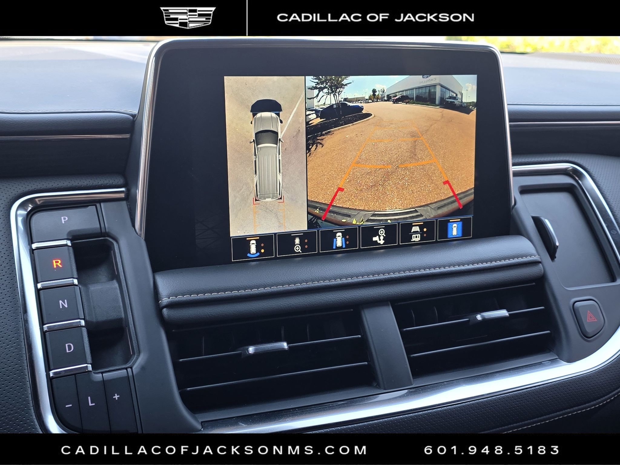 Used 2023 GMC Yukon XL SLT w/ SLT Premium Package RWD image 16