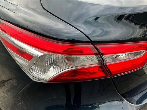 Used 2019 Toyota Camry LE image 23