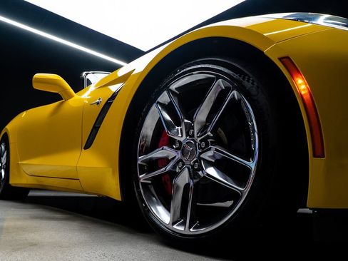 Used 2015 Chevrolet Corvette Stingray Convertible w/ 3LT Preferred Equipment Group RWD image 15