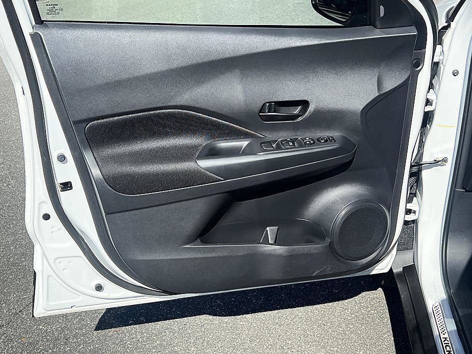 Certified 2025 Nissan Kicks Play S FWD image 19