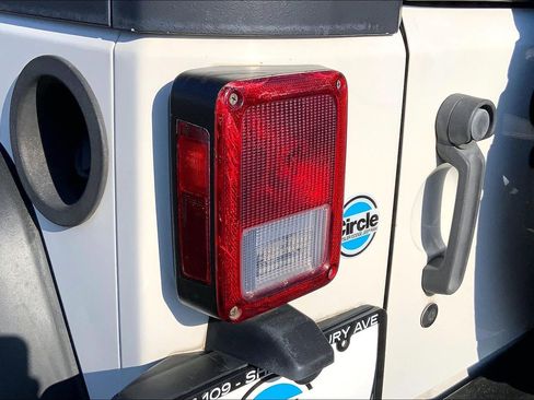 Used 2009 Jeep Wrangler Rubicon w/ Dual Top Group image 24