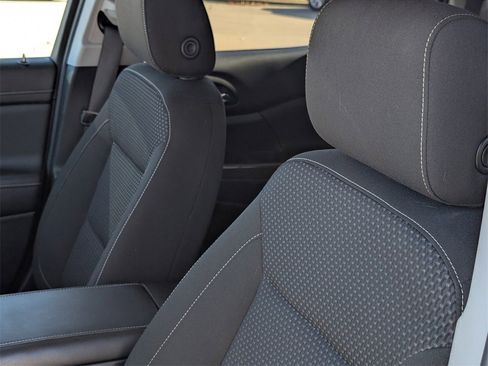 Used 2021 GMC Acadia SLE image 28