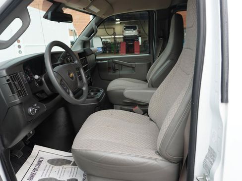 Used 2019 Chevrolet Express 3500 LT w/ LT Preferred Equipment Group RWD image 13