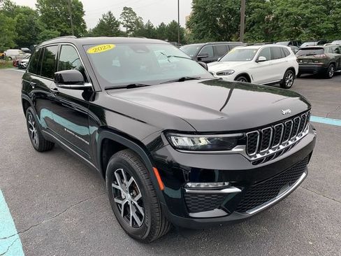 Used 2023 Jeep Grand Cherokee Limited AWD/4WD image 8
