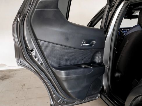 Used 2021 Toyota C-HR XLE FWD image 39