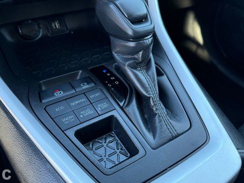 Used 2024 Toyota RAV4 LE image 21