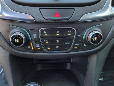 Used 2020 Chevrolet Equinox LT image 18