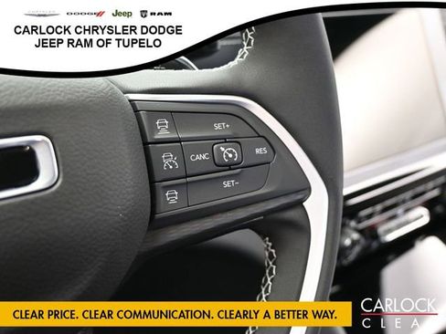 New 2025 Jeep Grand Cherokee Altitude image 18