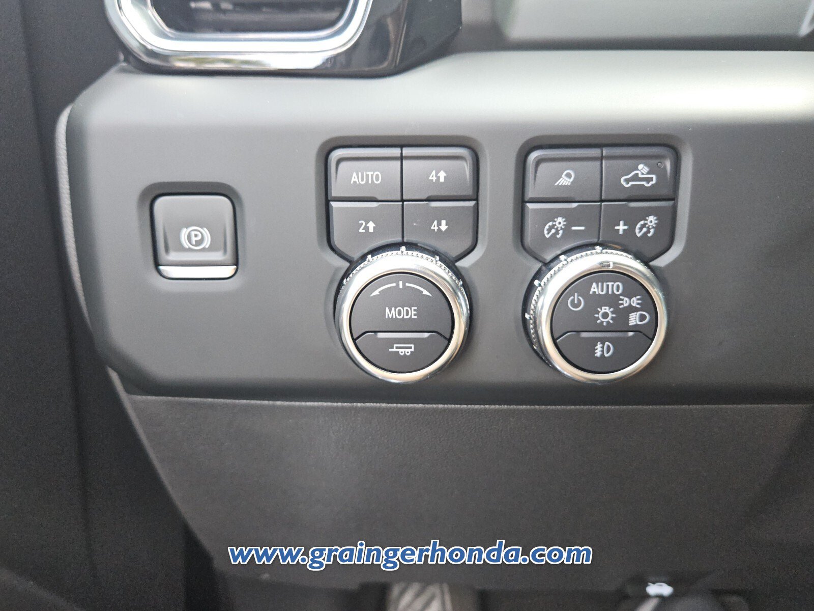 Used 2024 GMC Sierra 1500 Denali AWD/4WD image 23
