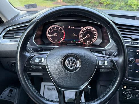 Used 2019 Volkswagen Tiguan SEL Premium AWD/4WD image 17