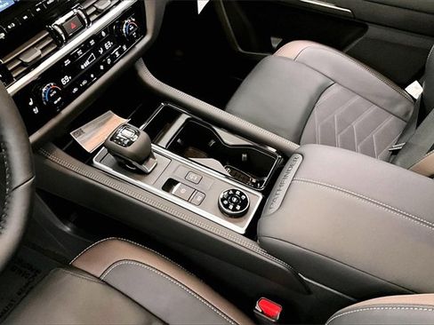 New 2025 Nissan Pathfinder Platinum w/ Lighting Package (N93) image 8