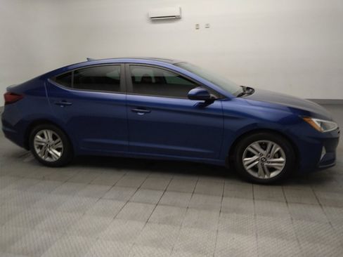Used 2020 Hyundai Elantra SEL w/ Winter Weather Package FWD image 11