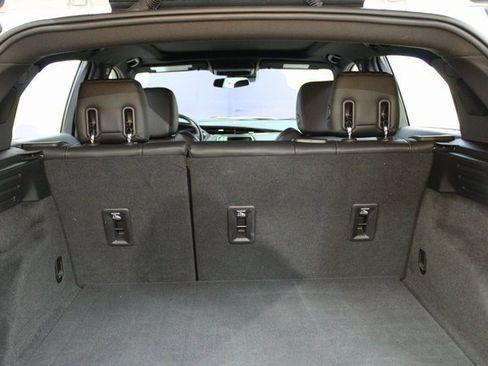 Used 2023 Cadillac XT4 Premium Luxury image 17