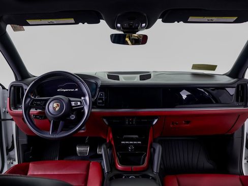 Certified 2024 Porsche Cayenne S image 11