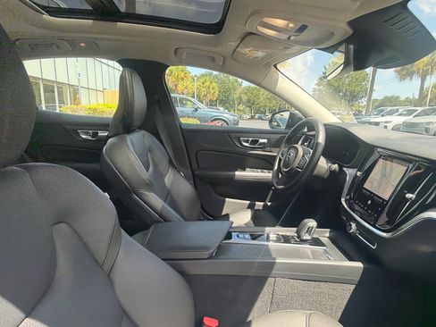 Used 2025 Volvo S60 B5 Core FWD image 25