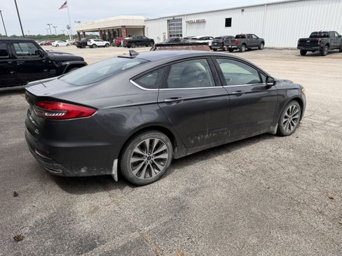 Used 2020 Ford Fusion SE AWD/4WD image 4