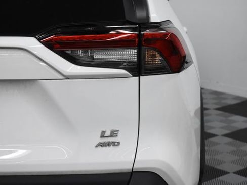 Used 2020 Toyota RAV4 LE image 9