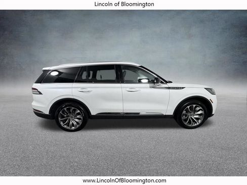 Certified 2025 Lincoln Aviator Reserve w/ Illumination Package AWD/4WD image 9